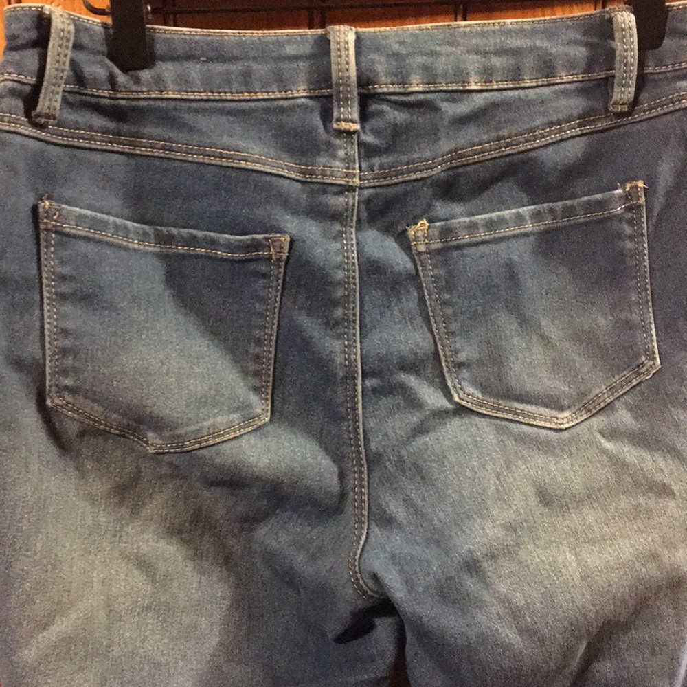 Cuffed Jeans - Picture 3 of 4